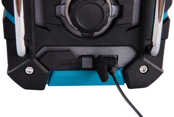 DMR300_F_002 Raadio laadija funktsiooniga
DMR300