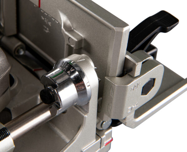 DPJ180_F_006 Akuliidesfrees
DPJ180